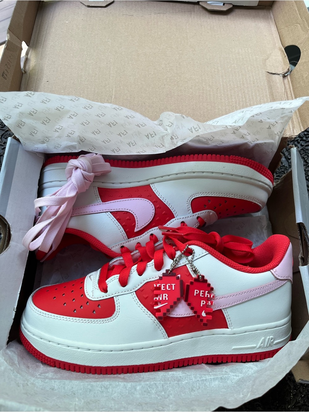 💕HTF NIKE AIR FORCE 1 VALENTINE’S DAY LIMITED EDITION SNEAKERS 5.5 Y 7 38 EU - Picture 10 of 15